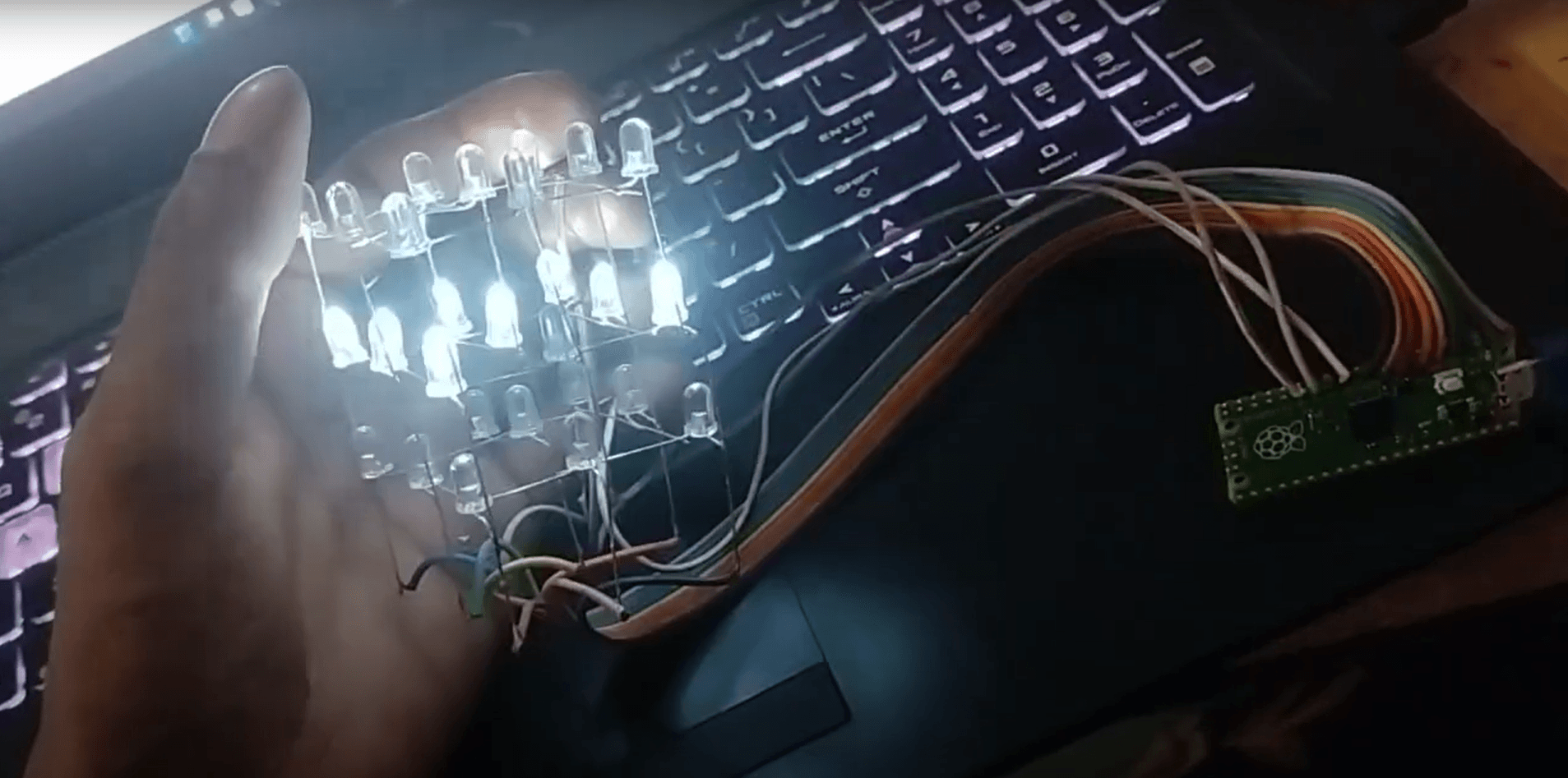 3×3×3 Spatial LED Cube Microcontroller